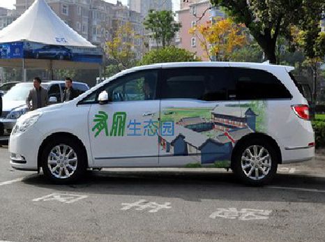 新干县户外车贴喷绘如何保持效果?